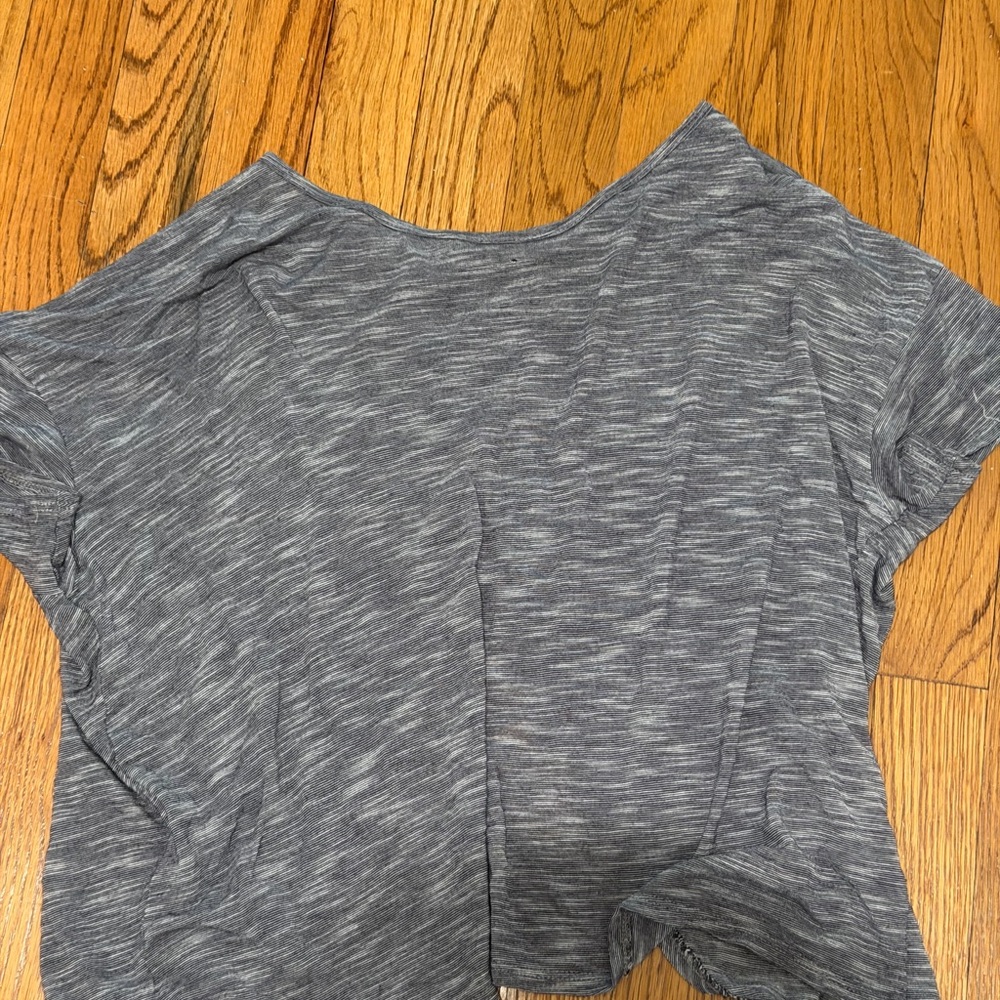 Women’s Gray Short Sleeve Casual Top - Brand Unspecified
